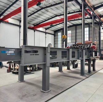 Máquina combinada de britagem e pulverização