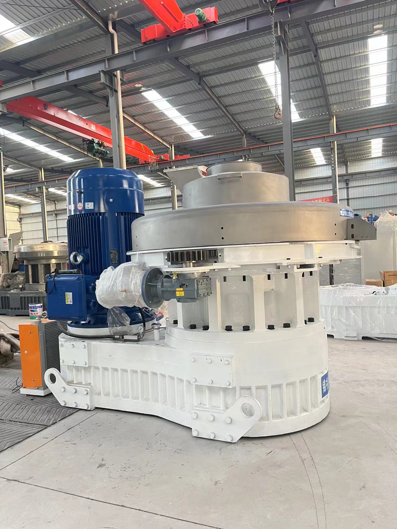 Máquina de pellets de madeira. jpg Máquina de pellets de madeira. jpg